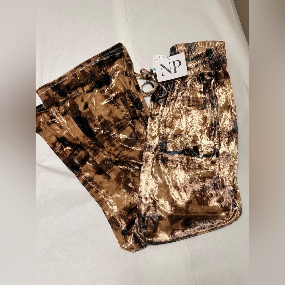 NWT; Nina Parker Velour Button Front Gold/Brown Top Plus Size & Pants 🍒 - Picture 1 of 10